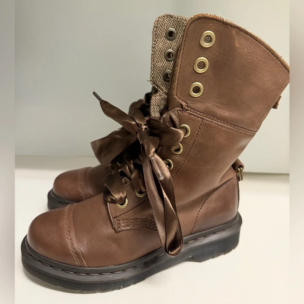 Dr. Martens Doc Aimilita Military Style Boots Dark Brown  Ribbon Laces NWOT US 6 - Picture 3 of 10